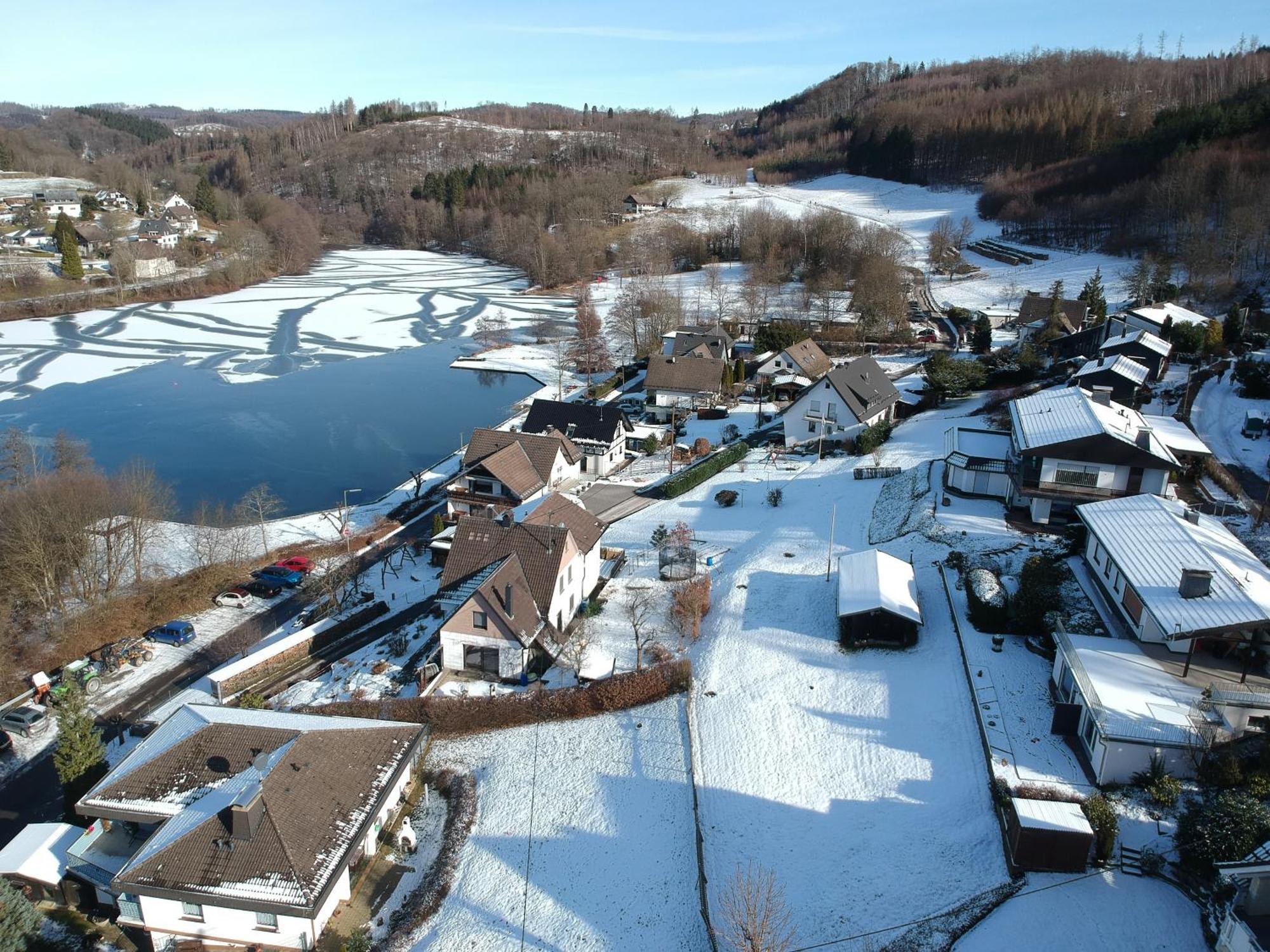 Exklusive Ferienwohnung 'Agger-Blick' Mit Grosser Seeblick-Terrasse & Sauna Gummersbach Kültér fotó